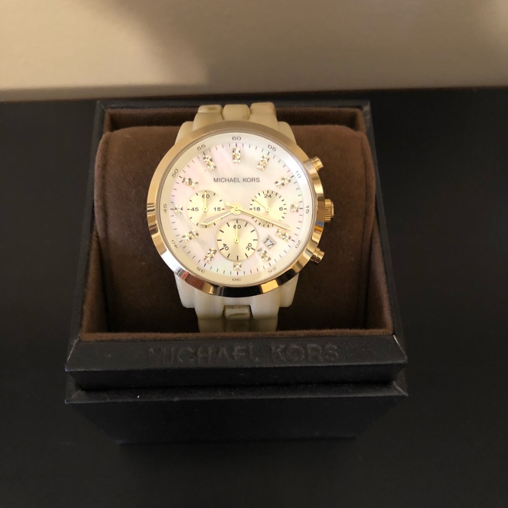 Women’s MK5217 Oversized Horn Watch